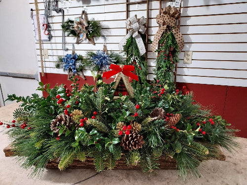 Fresh Evergreen Wreaths for Winter Décor, Handmade Greenery Arrangements & Memorial Tributes 