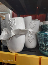White Heart plant container