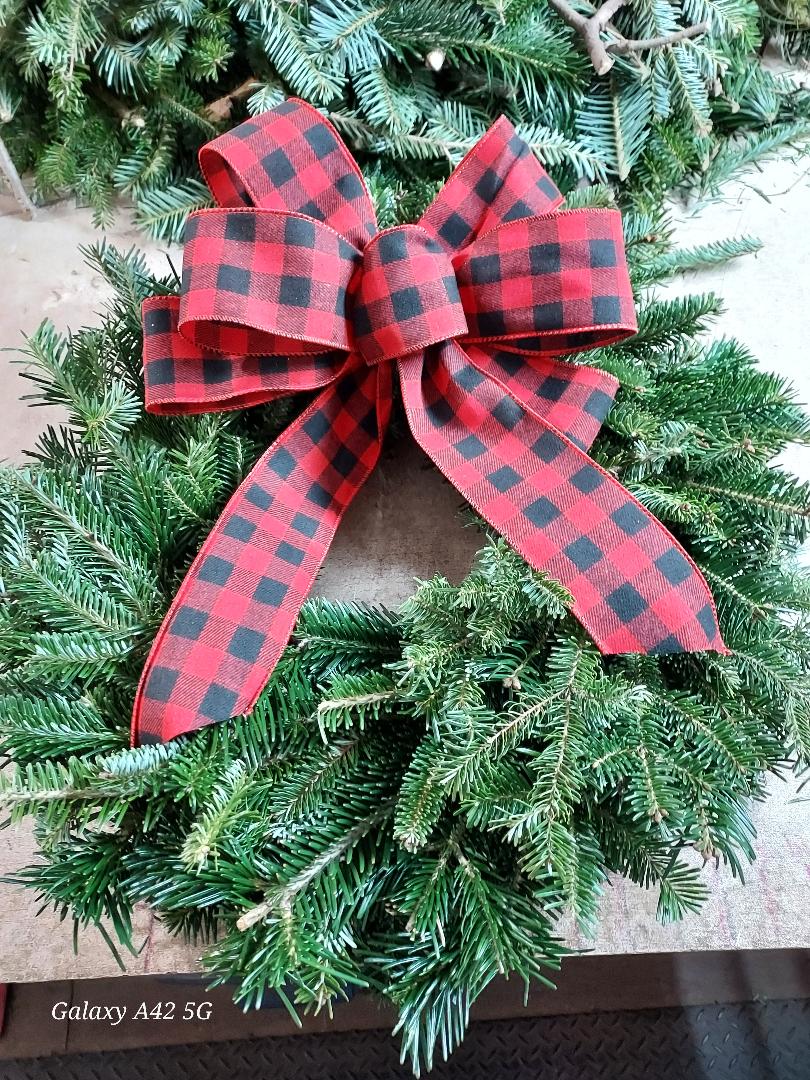 Fresh Evergreen Wreaths for Winter Décor, Handmade Greenery Arrangements & Memorial Tributes - Brush Creek Evergreens